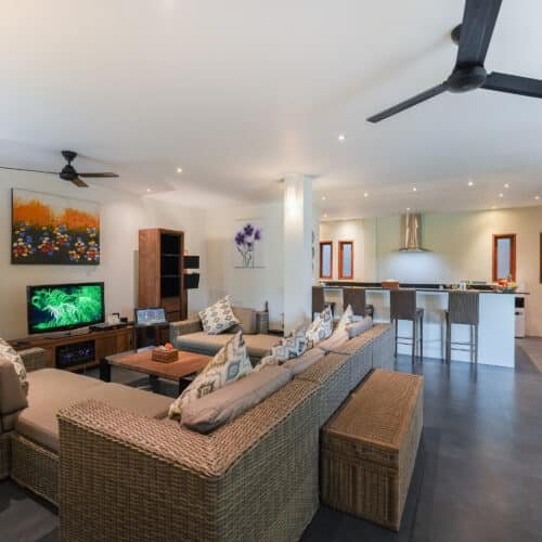 5 Bedroom Family Villa with Jacuzzi