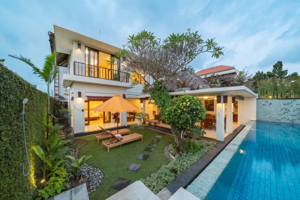 16 Bedrooms Family Villa Umalas